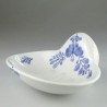 Væghængt sæbeskål i porcelæn med håndmalet Sommerfugle-motiv