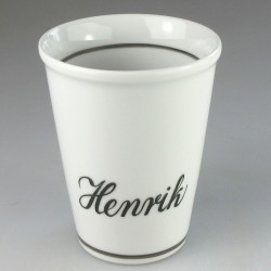 Kaffebæger i porcelæn med navn (Model H)
