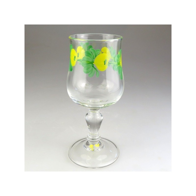 Erantis dekoration på lyreformet hvidvinsglas