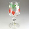 Jordbær dekoration på lyreformet hvidvinsglas
