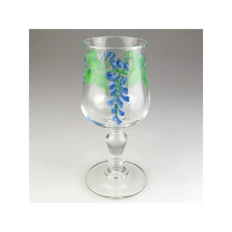 Blåregn dekoration på lyreformet hvidvinsglas