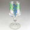 Blåregn dekoration på lyreformet hvidvinsglas