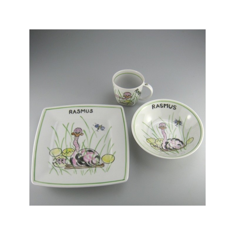 Børnestel / dåbsgave med navn i håndmalet porcelæn med motiv Struds og æg der klækker