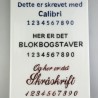 Børnestel / dåbsgave med navn i håndmalet porcelæn med motiv Struds og æg der klækker