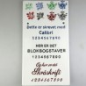 Firkantet skilt i porcelæn malet med blokbogstaver samt en streg langs kanten