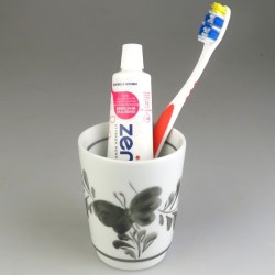 Krus til tandbørsten - med Sommerfugle-motiv (Model K)