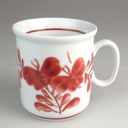 Håndmalet te og kaffekrus (model J) med Sommerfugle-dekoration